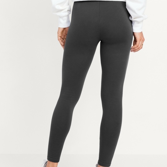 NWT OLD NAVY High-Waisted Fleece-Lined Leggings Color PANTHER SIZE MEDIUM - Picture 2 of 6
